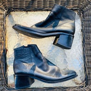 🖤 Nine West black leather ankle booties! 🖤
